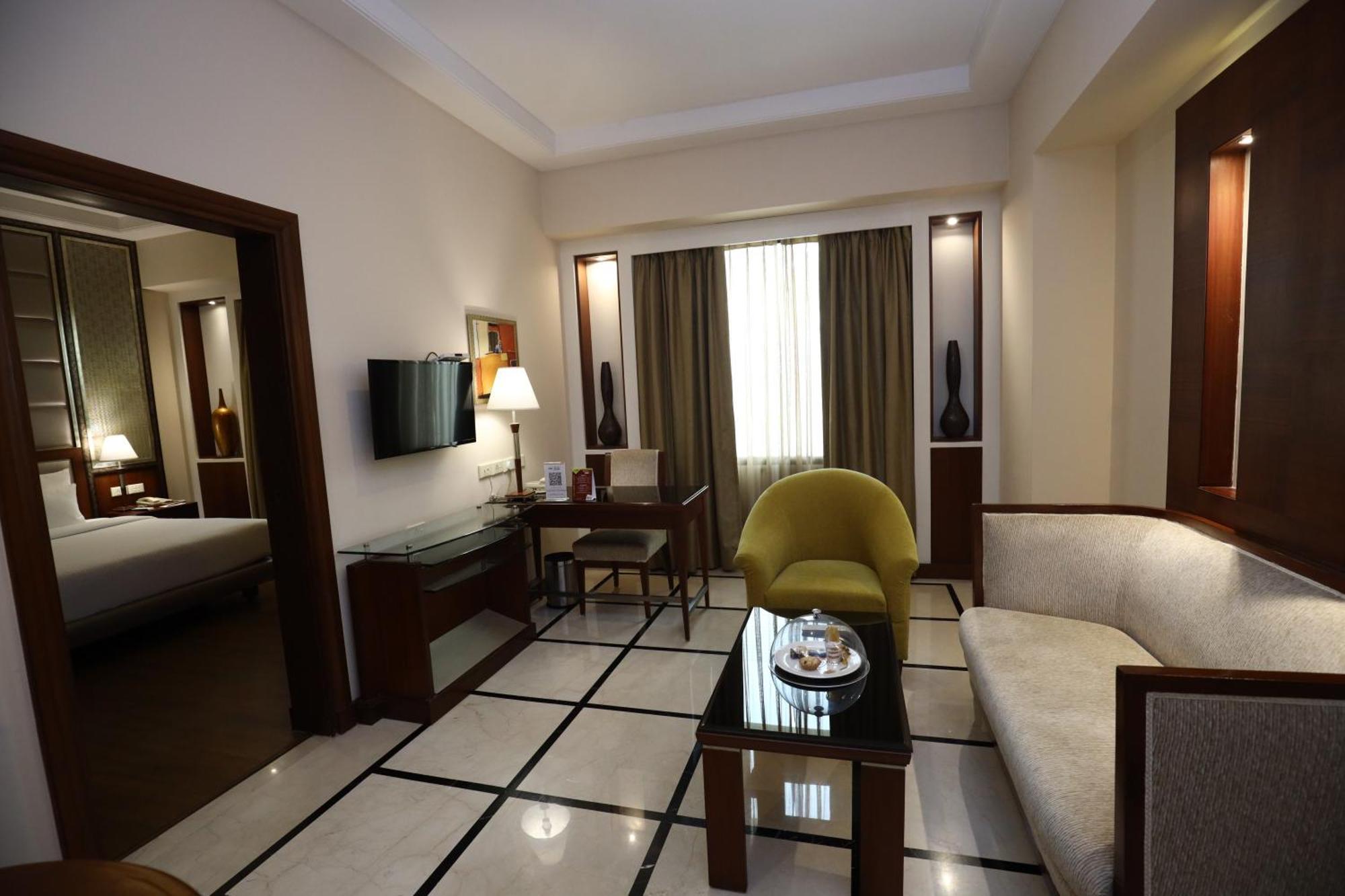 Best Western Plus Джаландхар Екстериор снимка