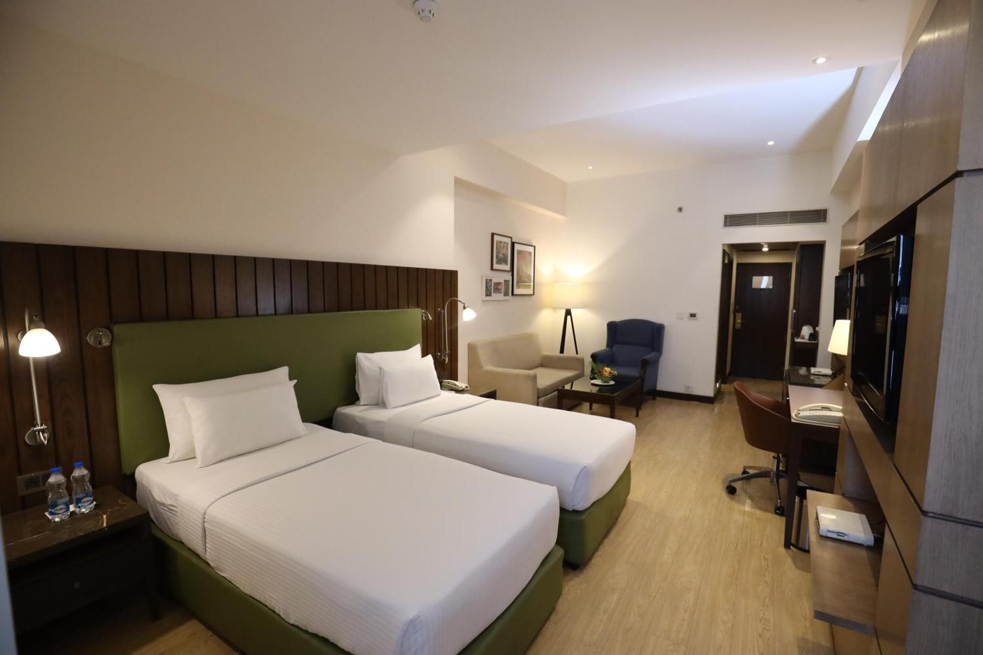 Best Western Plus Джаландхар Екстериор снимка