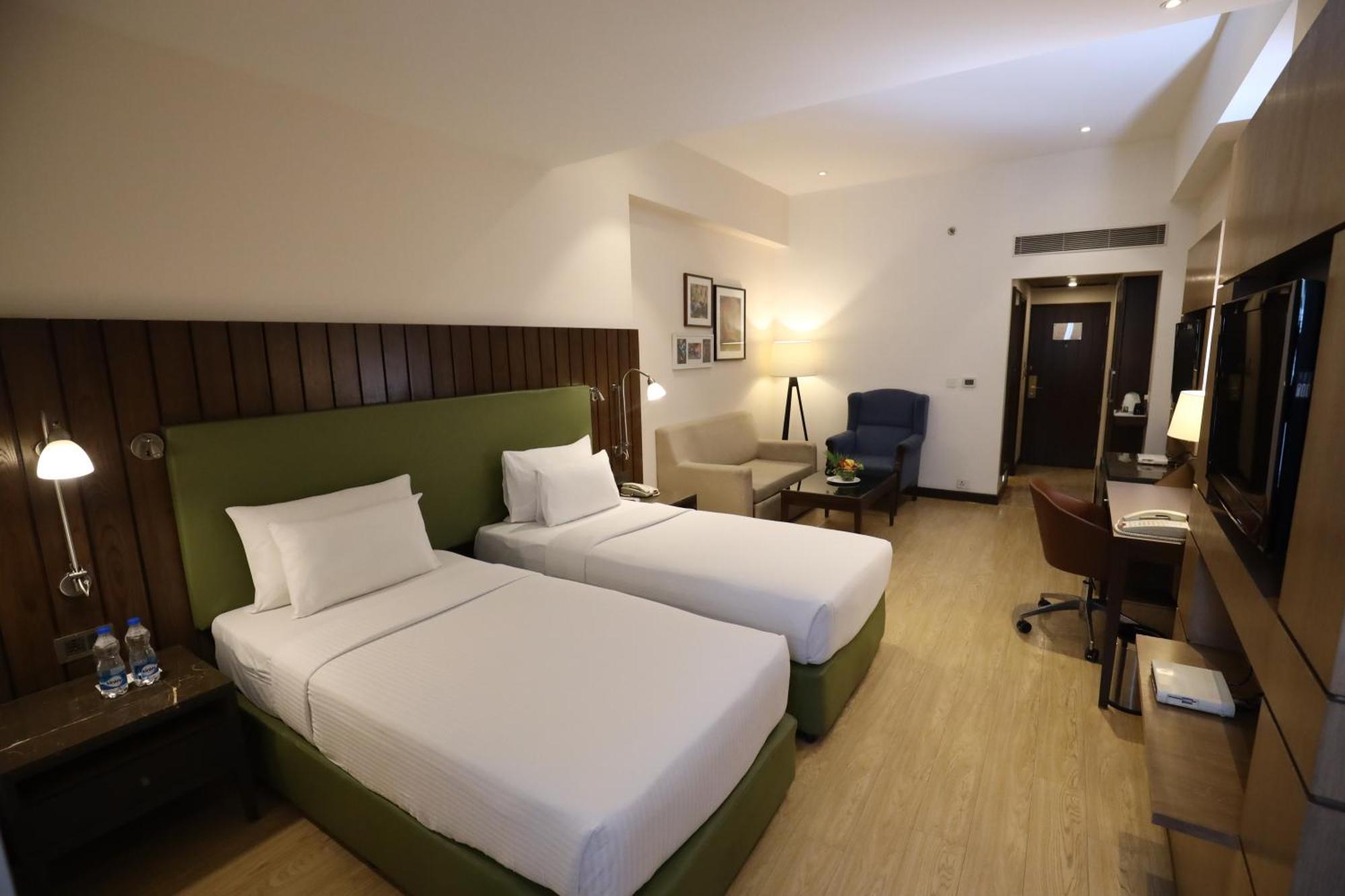 Best Western Plus Джаландхар Екстериор снимка